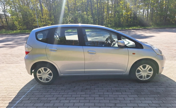 Honda Jazz cena 21999 przebieg: 124000, rok produkcji 2009 z Góra małe 154